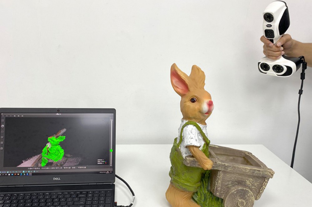 思（sī）看 iReal 2E 手持（chí）式彩色三維掃描儀