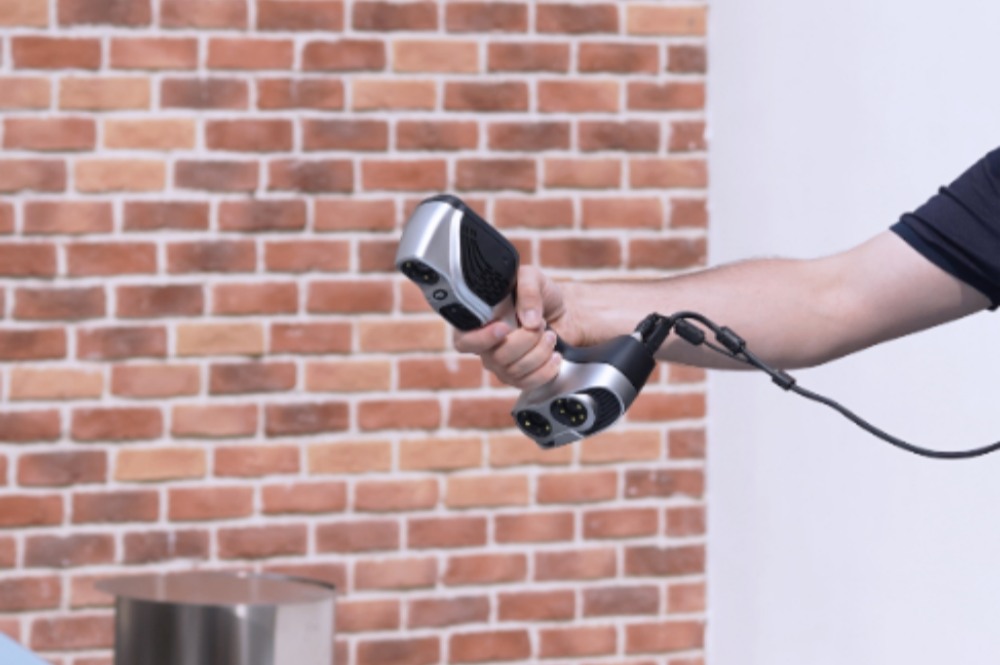 思看 iReal M3 手（shǒu）持式彩色三維（wéi）掃描儀