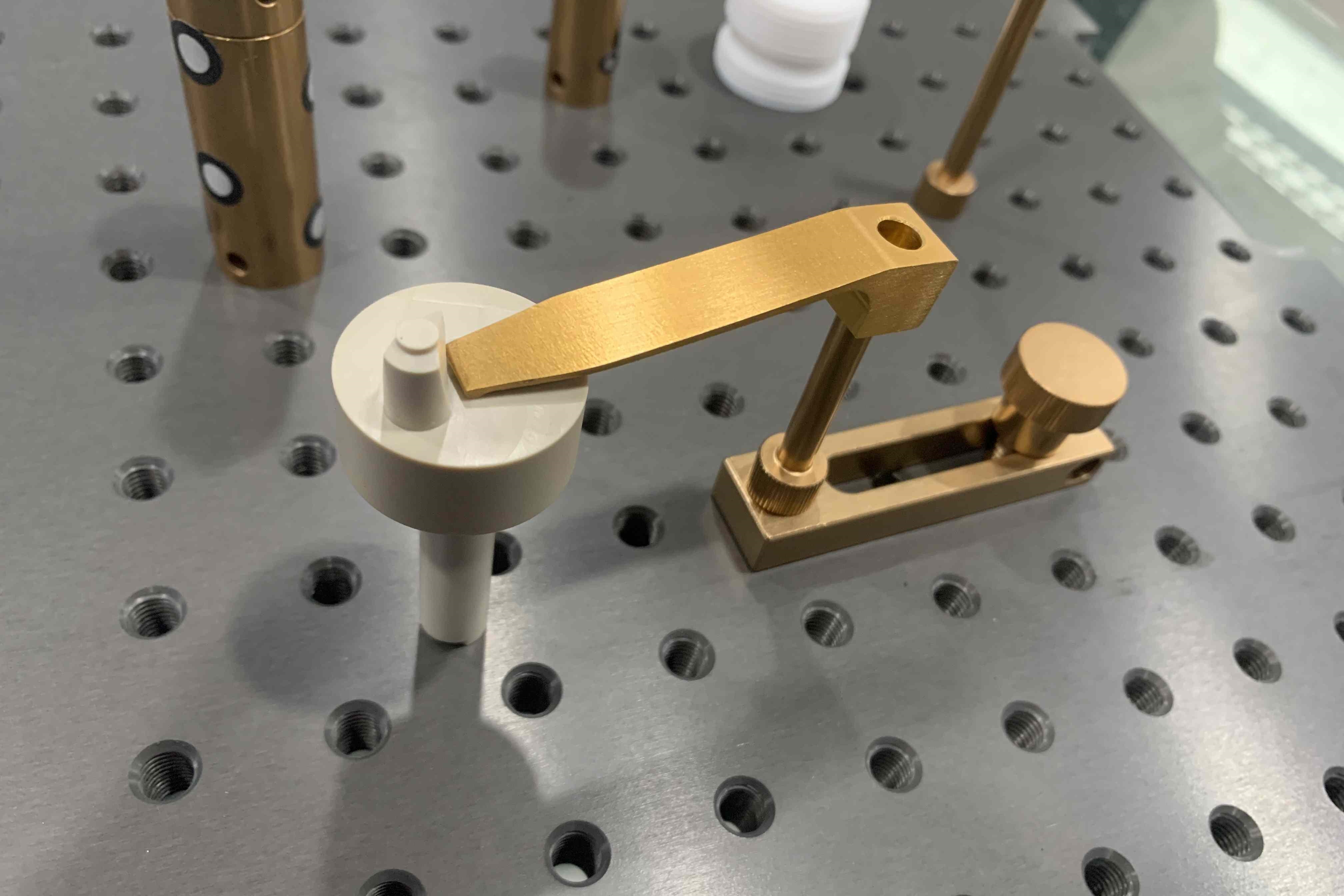 三坐標柔性夾具